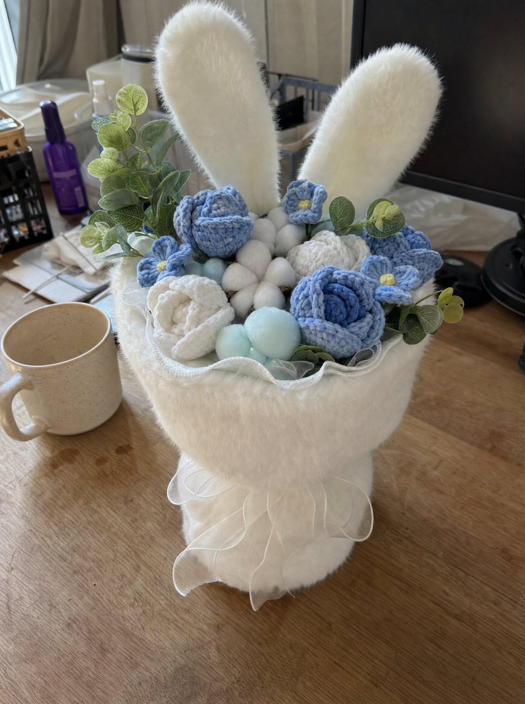 Zivol Bloom hand-knitted bunny bouquet in blue
